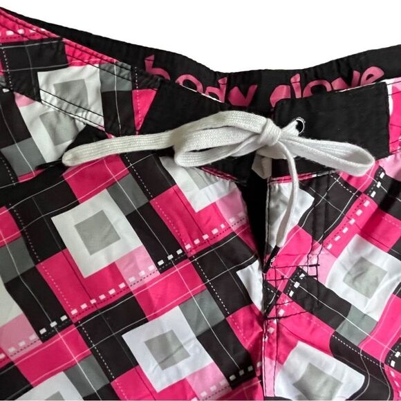 Body Glove lace up swim shorts, pink/black/gray/white size 5. - Picture 3 of 5